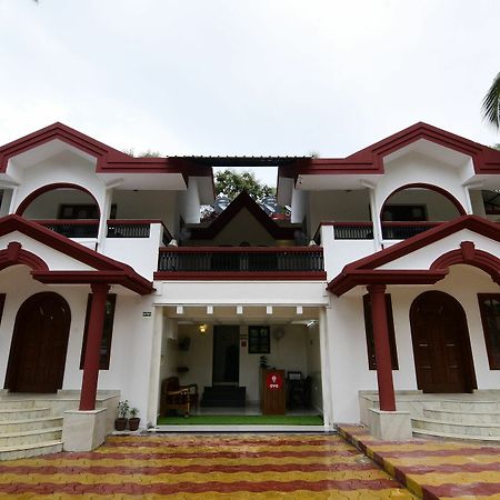 Oyo Flagship Triple Beach Guest House Бенаулим Экстерьер фото