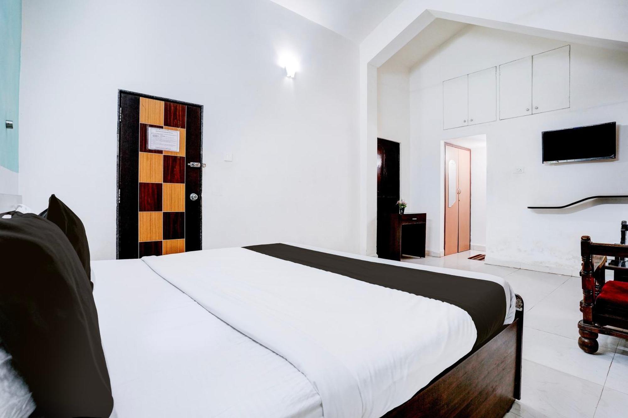 Oyo Flagship Triple Beach Guest House Бенаулим Экстерьер фото